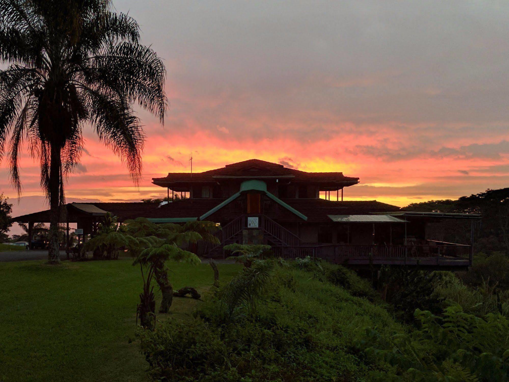 The Inn At Kulaniapia Falls Hilo Exteriör bild